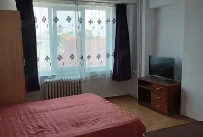 Garsonieră decomandată în Decebal - 1