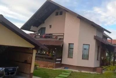 Casă cu 4 camere cu Teren 400 Mp în Central - 4