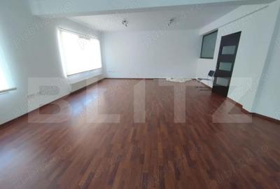 Spatiu de birouri, zona centrala