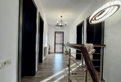 Casă cu 4 camere în Central