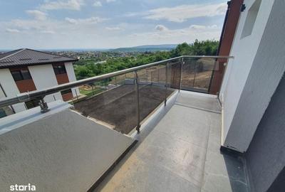 Casă cu 3 camere în Valea Adâncă