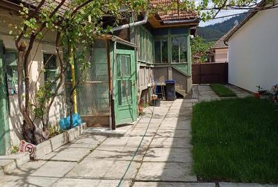 Casa in Sacele cu teren de 814 mp - 1