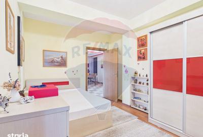 Casă cu 6 camere cu Teren 1226 Mp în Odăi - 8