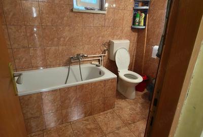 Casă cu 3 camere cu Teren 1670 Mp în Central - 2