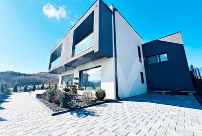 Casă individuală cu 4 camere cu Canalizare în Șelimbăr