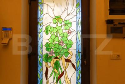 Casă cu 8 camere cu Piscina în Central - 1