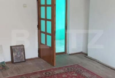 Casă cu 3 camere cu Teren 1900 Mp în Central