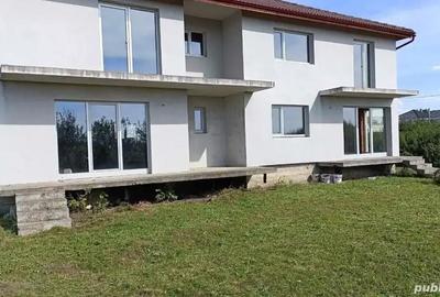 Casă cu 6 camere în Dumbrăvița - 2