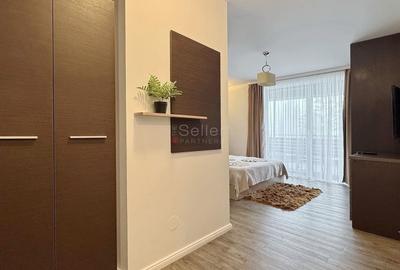 Priveliste spre masivul Postavarul - 6