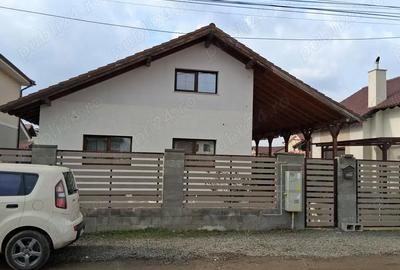 Casă cu 4 camere în Moșnița Nouă