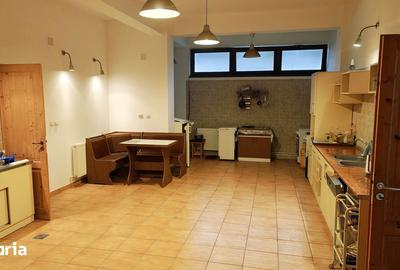 Casă cu Teren 1856 Mp în Central - 16