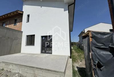 Casă cu 4 camere cu Teren 271 Mp în Micești
