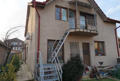 Spațiu comercial, de 22 mp, în Central - 4