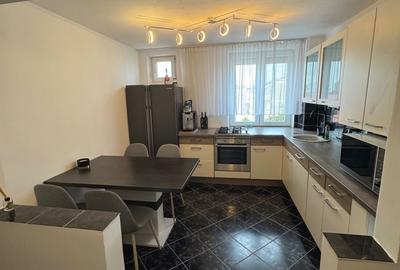 Apartament cu 3 camere semidecomandat în Central - 3