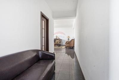 Casă cu 7 camere cu Teren 887 Mp în Bucium - 3