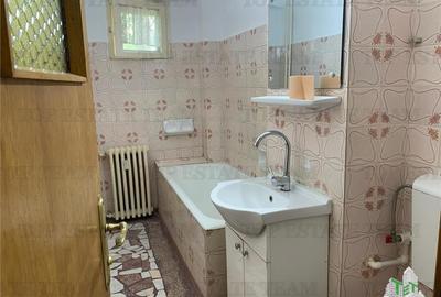 Apartament cu 3 camere decomandat în Tomis II - 17