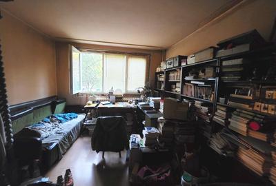 Titan, 10 minute metrou si parc IOR, chiar pe strada Postavarul, stradal - 1