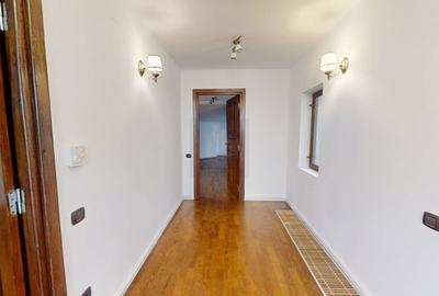 Casă individuală cu 15 camere cu Canalizare în Universitate - 48