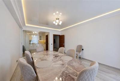 Apartament cu 3 camere decomandat în Tractorul - 13