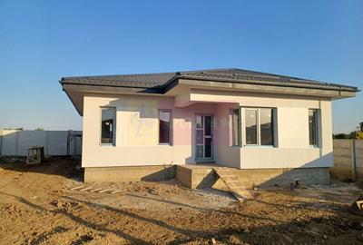 Casă individuală cu 4 camere cu Canalizare în Dragomirești-Vale - 1