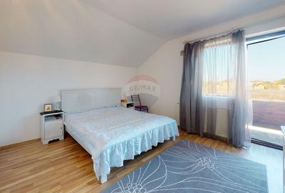 Casa individuala cu 4 camere, garaj si curte in zona de Nord, Gulia - 8