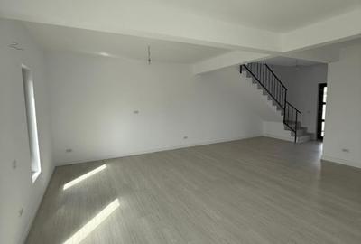 Casă individuală cu 4 camere cu Canalizare în Pantelimon - 8