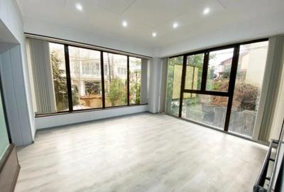 Casă cu 7 camere cu Canalizare în Pache Protopopescu - 12