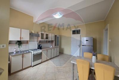 Inchiriere casa cu terasa si curte zona Piata Mica Spitalul Judetean - 1