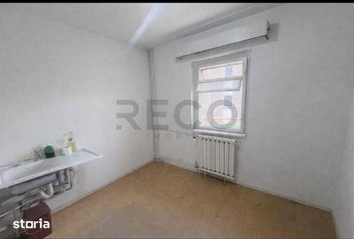 Apartament cu 3 camere decomandat în Decebal - 9