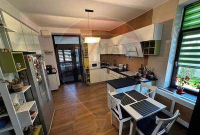 Casă cu 5 camere cu Canalizare în Preajba - 14