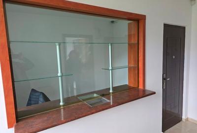 Birou, de 47 mp, în Central - 8