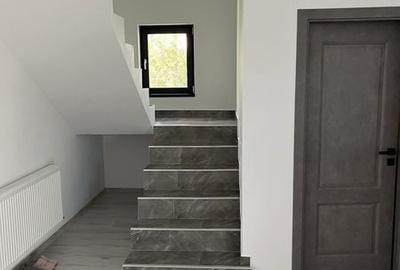 Casă cu 4 camere cu Teren 138 Mp în Holboca - 2