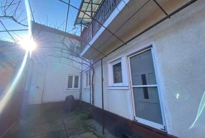 BRASADAS vinde casa 6 cam 2 bai cu tern 3.3 ari in zona 14 Mai. - 14