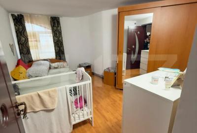 Casă cu 6 camere cu Teren 2800 Mp în Abator - 10