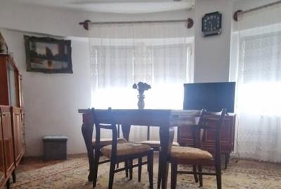 Apartament 2 camere, zona MB, decomandat, etaj 2 - 2