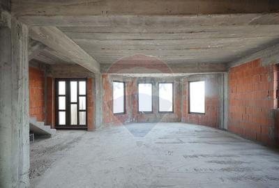 Casa cu 6 camere de vanzare -la ro?u- in Gepiu, jude?... - 10