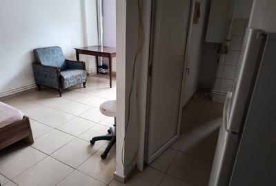 Garsonieră decomandată în Central - 5