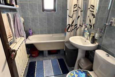 Apartament cu 3 camere decomandat în Tomești