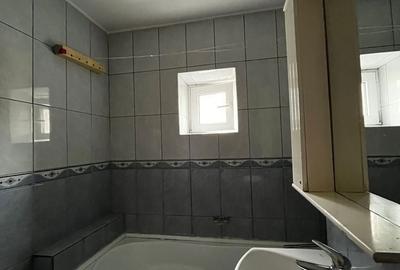 Apartament cu 3 camere decomandat în Nicolina - 2