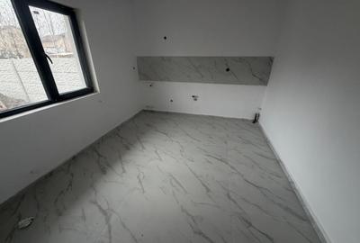 Duplex cu 3 camere cu Canalizare în Central - 4