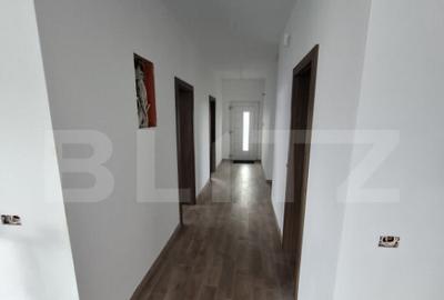 Casă cu 4 camere cu Teren 749 Mp în Dumbrăvița