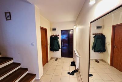 Duplex confortabil la Padure-Rosu, 273 mp construiti, 199 mp teren, P+1+M, 5 cam - 5