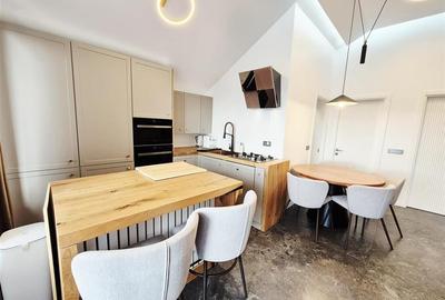 Apartament cu 3 camere semidecomandat în Podul de Fier - 3