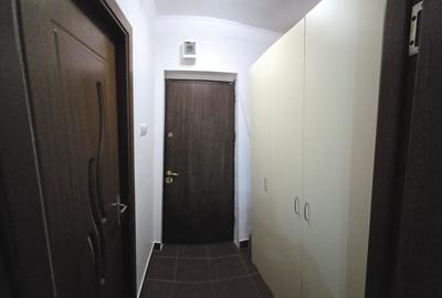 Garsonieră, zona Giurgiului, 2 stații  Eroii Revoluției, str Magurei, 1 - 5