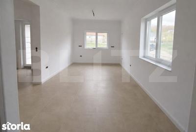 Casă cu 4 camere cu Teren 530 Mp în Unirea