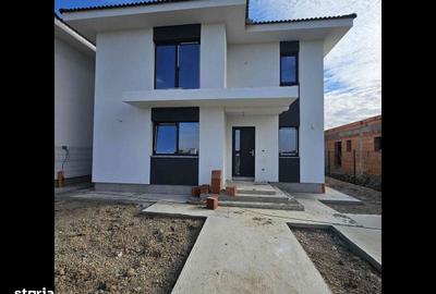 Casă cu 4 camere cu Teren 360 Mp în Sânmartin - 2