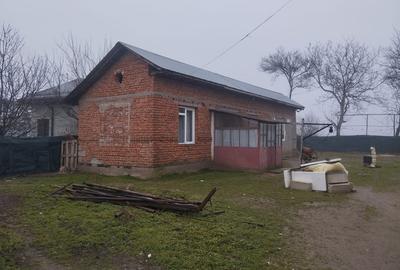 Casă cu 4 camere în Slobozia - 1