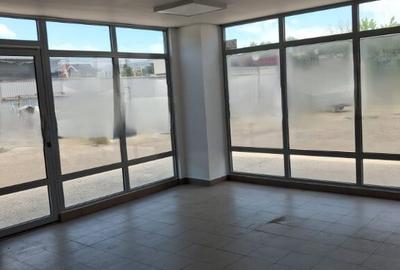 Spațiu comercial, de 590 mp, în Zona industrială - 3