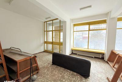 Spațiu comercial, de 120 mp, în Central