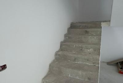 Casă cu 4 camere cu Canalizare în Brâncoveanu - 11